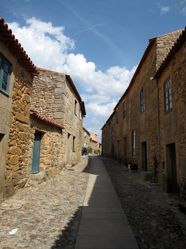 768px-Aldeia_de_Castelo_Rodrigo